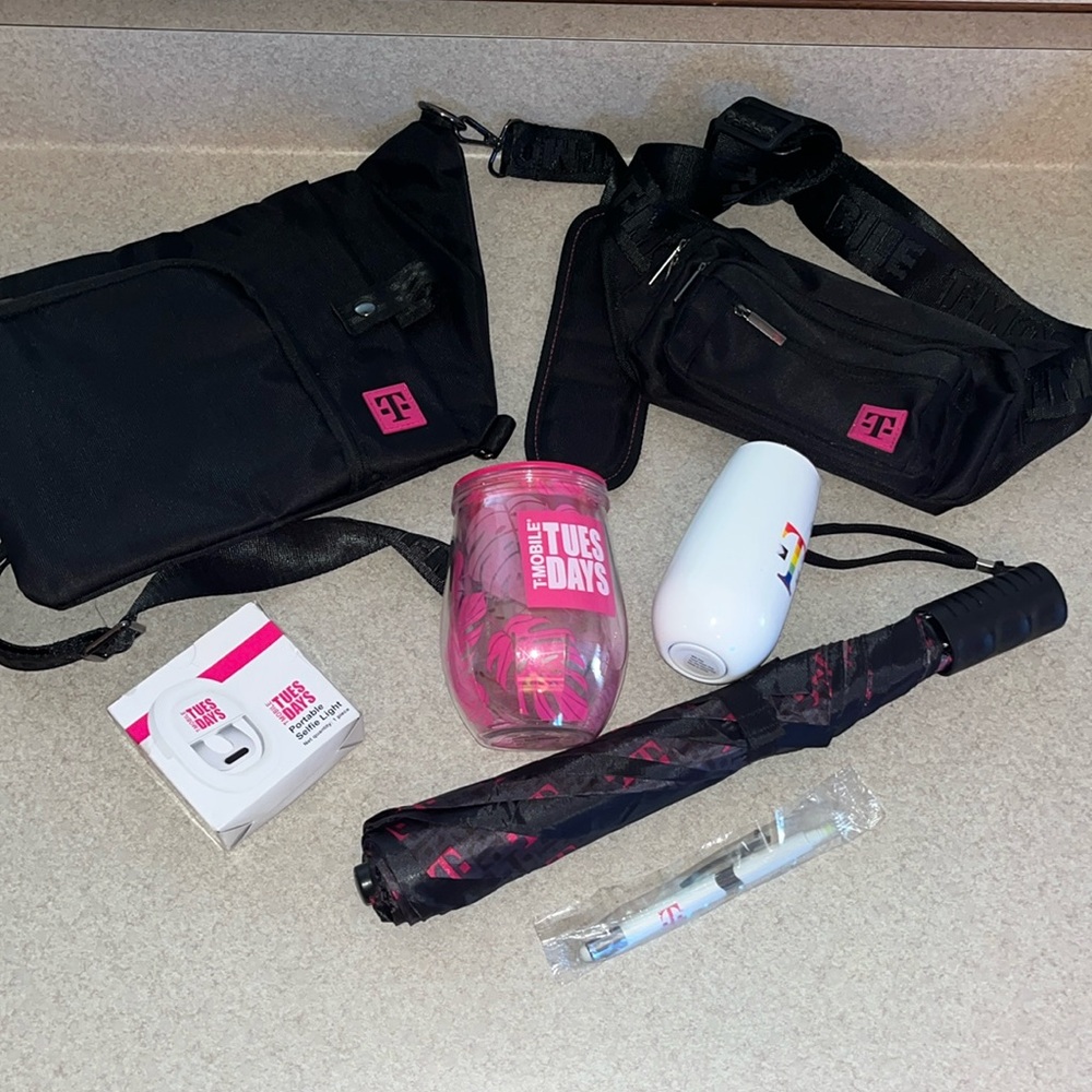 T-Mobile Tuesday BUNDLE!! a umbrella, fannypack, sling bag and more!!